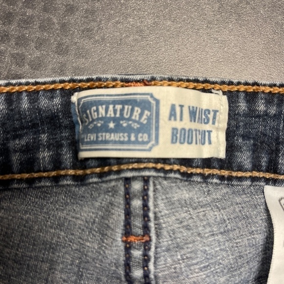 Levi’s Signature High Rise At Waist Bootcut Jeans - Picture 8 of 9